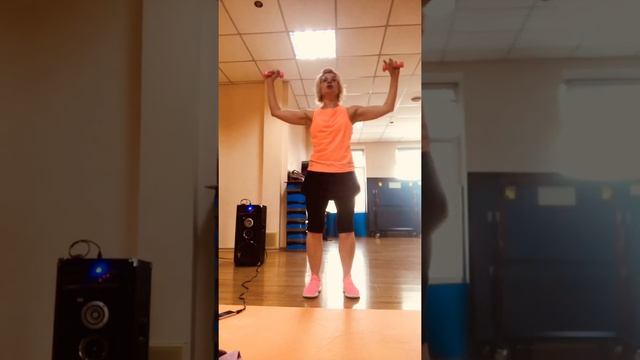 ТРЕНИРОВКА ДЛЯ КРАСИВЫХ РУК ДЕВУШЕК смотреть онлайн