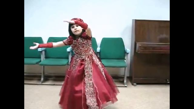 Диана Анкудинова. Первый танец. 5 лет (полгода после детдома) смотреть онлайн