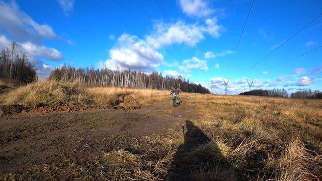 Скаут и бездорожье. Первый полет с мотоцикла))) смотреть онлайн