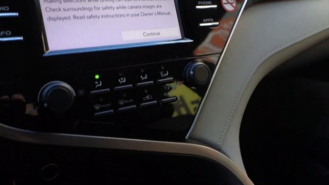 2018 Toyota Camry LE Start Up смотреть онлайн