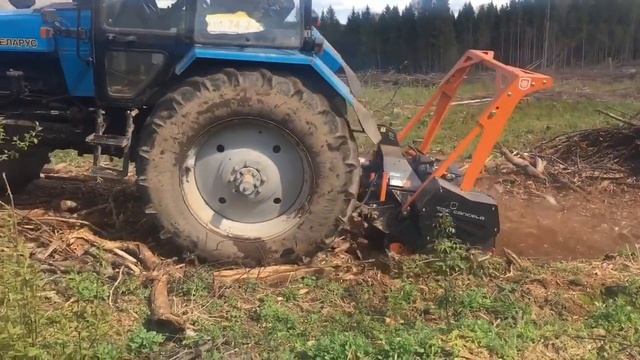 Трактор Беларус 1221 2 с мульчером смотреть онлайн