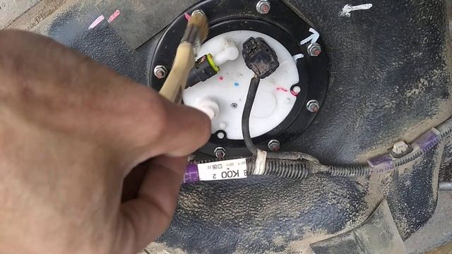 Замена бензанасоса Сузуки Гранд Витара, 2,0л.