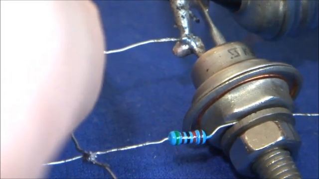 СЕКРЕТНАЯ схема СВЕТОМУЗЫКИ на тиристоре ВЫ О ТАКОМ ДАЖЕ НЕ ДОГАДЫВАЛИСЬ! смотреть онлайн