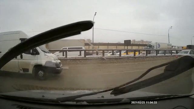 Врезался в снег на трассе М4 ДОН на междурядье в снегопад и оттепель. Хоба и полицейский разворот.. смотреть онлайн