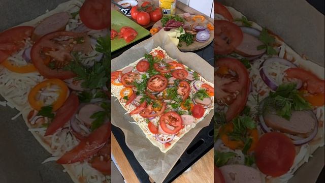 Домашняя сытная пицца в духовке смотреть онлайн