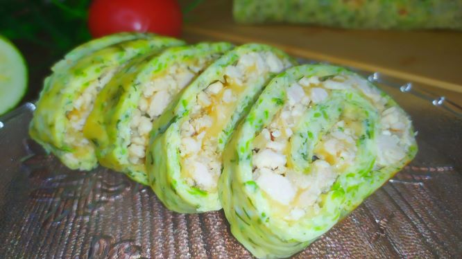 КАБАЧКОВЫЙ РУЛЕТ с куриным ФАРШЕМ и СЫРОМ! Быстро и вкусно! смотреть онлайн