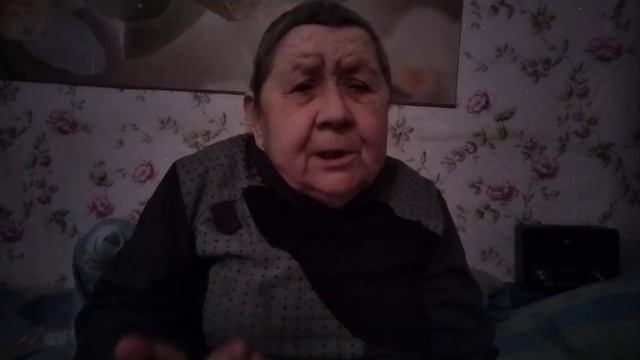 МАМА ПОЁТ ПЕСНЮ смотреть онлайн