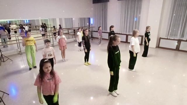 Хор Великан - Танцуй со мной | 1мл. гр. Gara'J смотреть онлайн