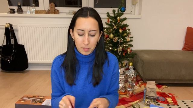 LAST VLOGMAS of 2022 | what I got others for Christmas | Vlogmas day 12 смотреть онлайн