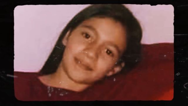 Она была ребенком и доверяла ему.