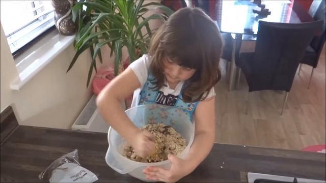 Cooking with Alice 8: Chocolate Flapjack смотреть онлайн