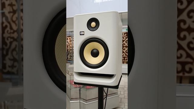 Биеннале Korkut. Инсталляция "присутствие" в музее Кастеева, Алматы смотреть онлайн