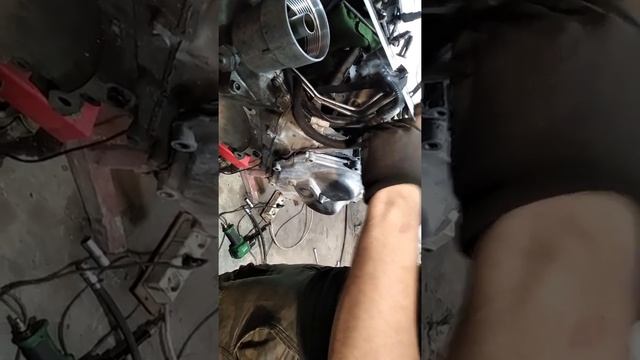 ремонт мотора Audi Q7, 4,2l 8V гильзовка ,проточка и снятие и разбор ч1 смотреть онлайн