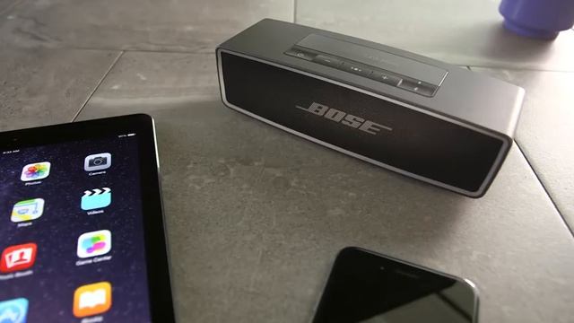 Bose SoundLink Mini II - Using the Speakerphone смотреть онлайн