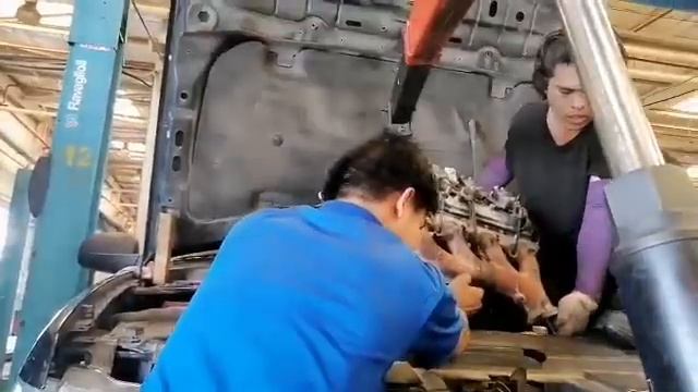 Chevrolet Tahoe 2013 l Install Engine V8 смотреть онлайн