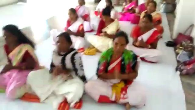 Sarna bhajan arji binti Karan Bina смотреть онлайн