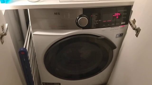 AEG - Heat Pump Washer Dryer L9
