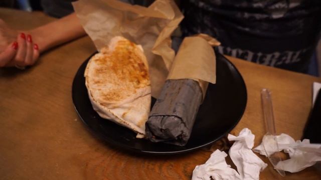 Обзор шаурмы и чебуреков в StrEAT Москва. Лучшие ли это образцы данной продукции? #PRostoEda