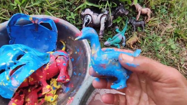 membersihkan mainan hewan kuda nil sapi kerbau bebek angsa badak domba kucing zebra buaya