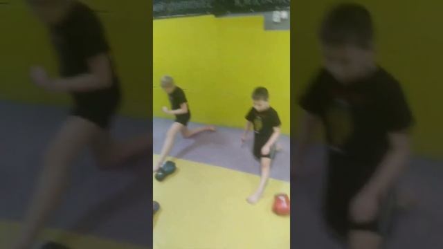 КИКБОКСИНГ - НЕ ПРОСТО КАК КАЖЕТСЯ смотреть онлайн