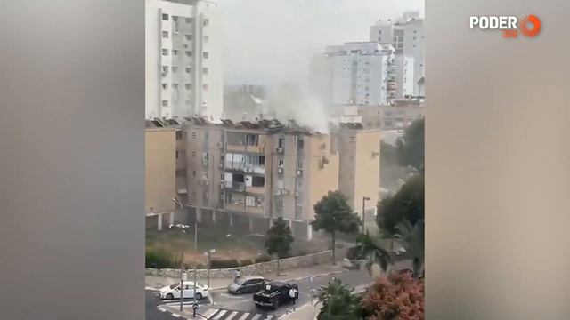 Foguete atinge prédio residencial em Tel Aviv смотреть онлайн