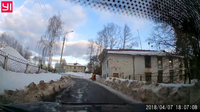 Видеорегистратор Xiaomi YI Smart Dash Camera смотреть онлайн