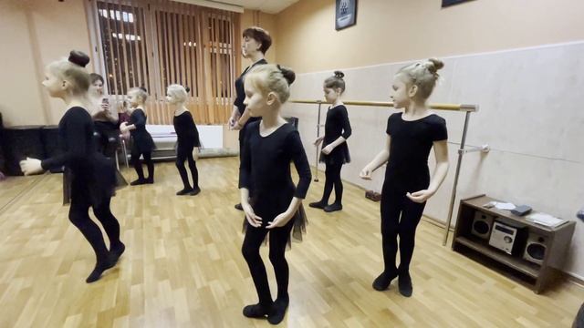 Театр студия "Маргарита" Открытый урок. Классическая хореография. смотреть онлайн