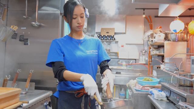 My Dream Is To Expand Into The World! A Beautiful Ramen Master. Japanese Street Food. ラーメン チョンマゲ 美人
