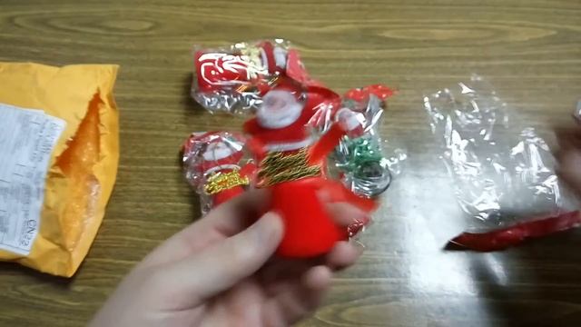 Новогодние игрушки на ёлку пришли в конце января! Китайцы все перепутали! смотреть онлайн