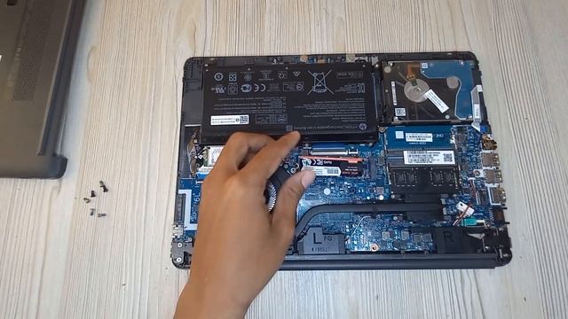 CARA BONGKAR DAN UPGRADE SSD NVMe LAPTOP HP 240 G7 || FASTBOOT DISASSEMBLY AND UPGRADE SSD HP 240 G смотреть онлайн