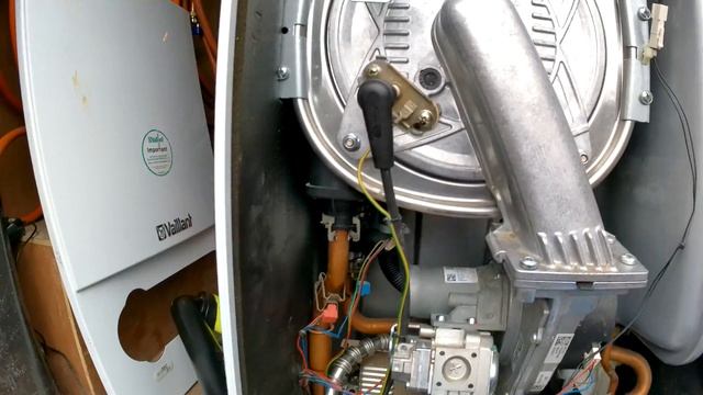 Vaillant EcoTec Pro | F75 Fault Code | How To Change The Water Pressure Sensor смотреть онлайн