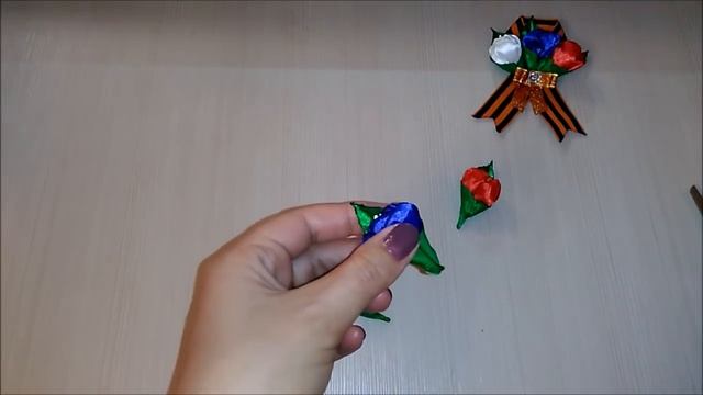 Брошь к 9 мая из Георгиевкой ленты МК Канзаши / Brooch by may 9 from Georgievka tape MK Kanzashi смотреть онлайн
