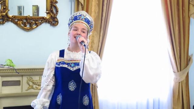 УРЕСМЕТОВА ТВАТЬЯНА На крылечку вдвоем Б МОКРОУСОВ А Фатьянов смотреть онлайн