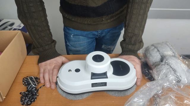 Робот для мойки окон IBoto Win199. Обзор