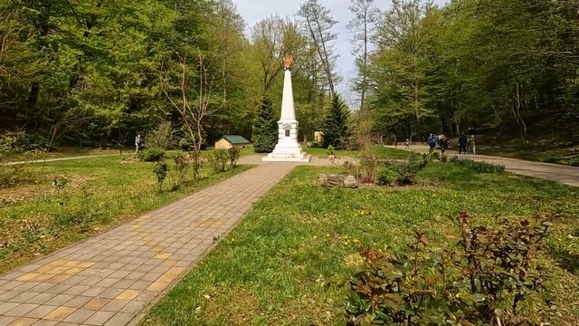 Семейная прогулка по парку Горячего Ключа, скала Петушок, Дантово ущелье, цветение сакуры. смотреть онлайн