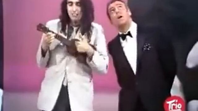 Tiny Tim - Tip Toe Through The Tulips (Live).mp4 смотреть онлайн