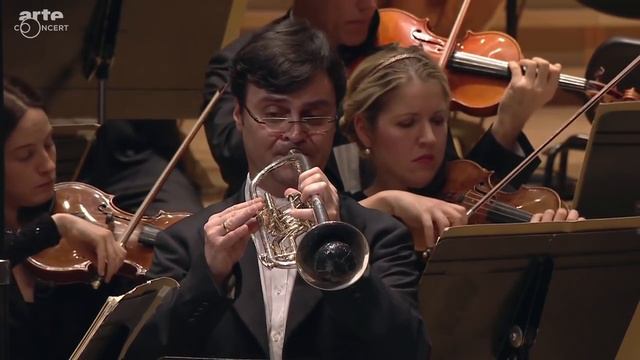 Khatia Buniatishvili - Shostakovich - Piano Concerto No 1 - Jordan смотреть онлайн