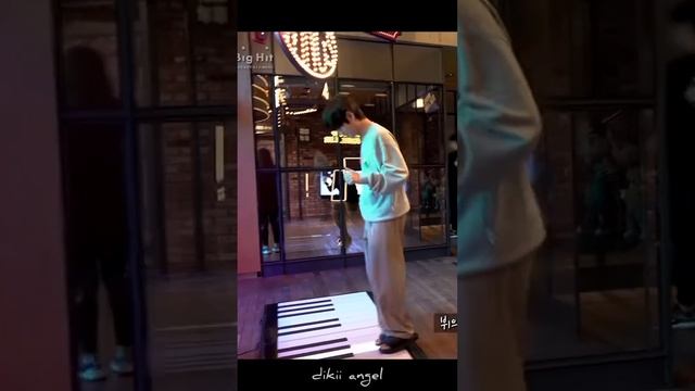 А вы говорите зачем козе баян? Нашим вот тоже интересно попрыгать на ,,пианино,,?? смотреть онлайн