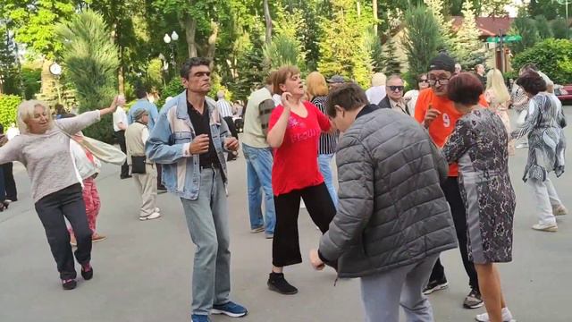 Все будет хорошо Танцы в парке Горького Май 2021 Харьков смотреть онлайн
