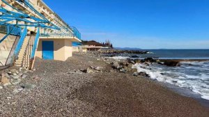 КРЫМ, СЕМИДВОРЬЕ - ПЕРВЫЕ ВПЕЧАТЛЕНИЯ и бегство от собак. Последствия шторма в Крыму.