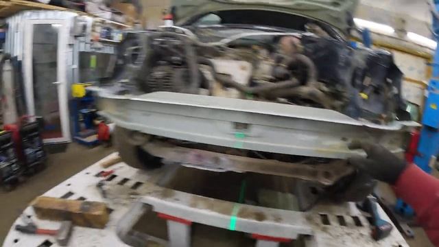 Замена рамки радиатора у Renault Symbol