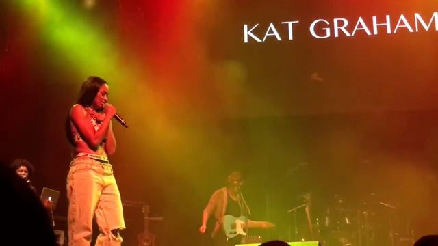Kat Graham - Secrets (Avalon Hollywood 2015) смотреть онлайн