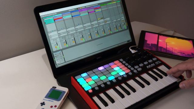 Akai Apc key 25 MKII controller with Ableton live 11 lite смотреть онлайн