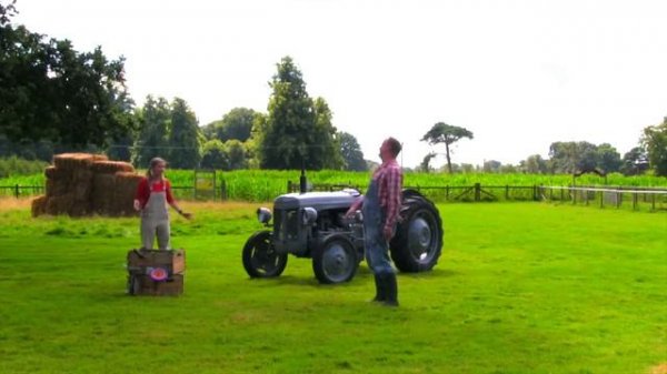 Fergie is Poorly! | LIVE Show | Little Grey Fergie