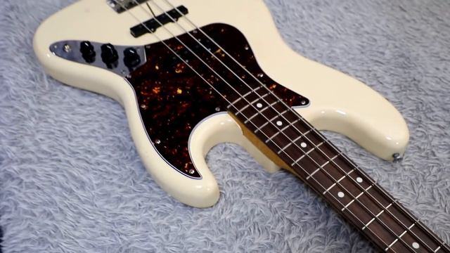 Fender Japan '62 reissue modelJAZZ BASS JB62-US /Fender US pickup ALDER Crafted in Japan смотреть онлайн