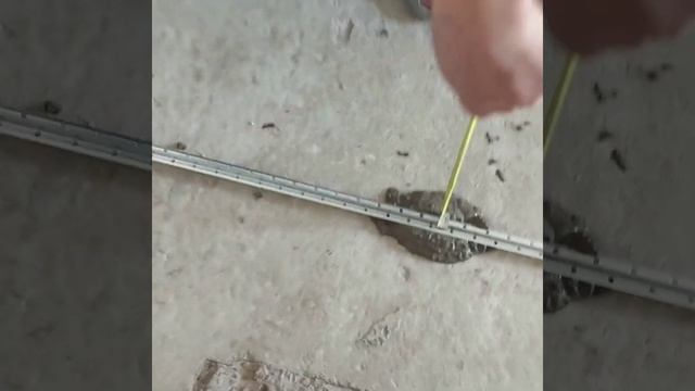 установка маяки на цементный раствор с помощью лазерный уровнем смотреть онлайн
