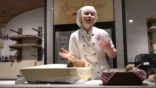 Старинный рецепт Штруделя и Штрудель Шоу во дворце Шёнбрун. смотреть онлайн