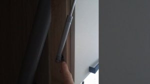 Установка,стеклянной  дверцы на подвесной кухонный шкаф.