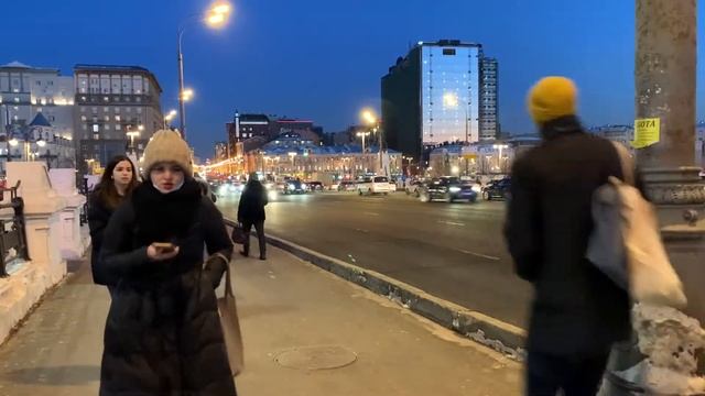 10 03 2021 Дорожная обставнока у Белорусского вокзала смотреть онлайн