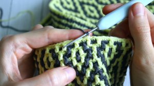 Красивое МОЗАИЧНОЕ ВЯЗАНИЕ крючком. Как завершать ряд при круговом вязании